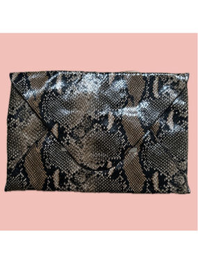 BCBG Max Azria Snake Print Envelope Clutch Y2K Faux Leather Snakeskin Evening Ba